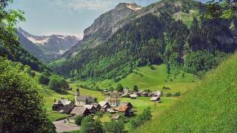 Old village saw Weisstannen