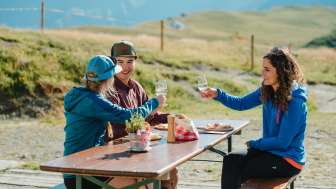 Culinary panoramic high-altitude trail in the Unesco World Heritage Site