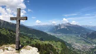 Viewpoint_Pizalun_St.Margrethenberg mountains, blue sky, summit cross, green meadows, cross, St.Margrethenberg, Tamina valley, meadows, clouds