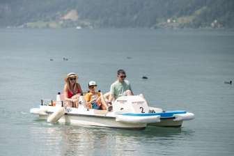 Pedal boating on Lake Walen © Thomas Kessler Visuals