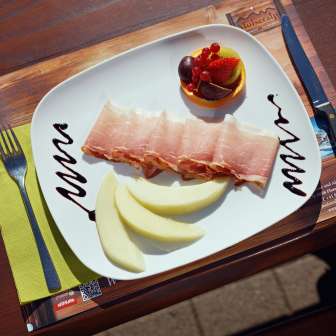 Appetizer at Restaurant Molseralp © Hannes Heinzer
