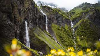 Batöni waterfall arena