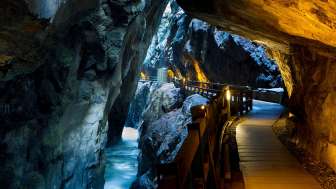 Public Tour of the " Taminaschlucht (Tamina Gorge) " and the Old Bathhouse in Pfäfers