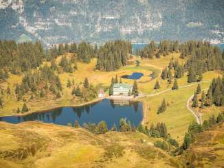 Geogallery_Flumserberg Hike, UNESCO World Natural Heritage Tectonic Arena Sardona, children, Seebensee, fossils, mountains, Sardona, geology, family excursion, Seebenalp, hiking, Alps, geogallery, Alpine folding, Maschgenkamm