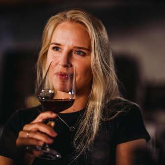 Wine tasting © Jana Figliuolo