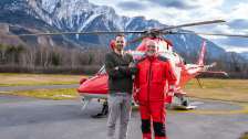 Luciano Gähwiler and Manuel Rothmund in front of the Untervaz helicopter base
