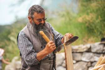 Shingling and carving (2)