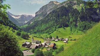 Old village saw Weisstannen